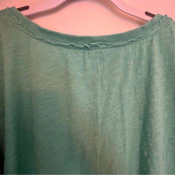 Tribal Jeans Teal Green V-Neck Tshirt Unfinished Hem Detail Women’s Large - Picture 5 of 6